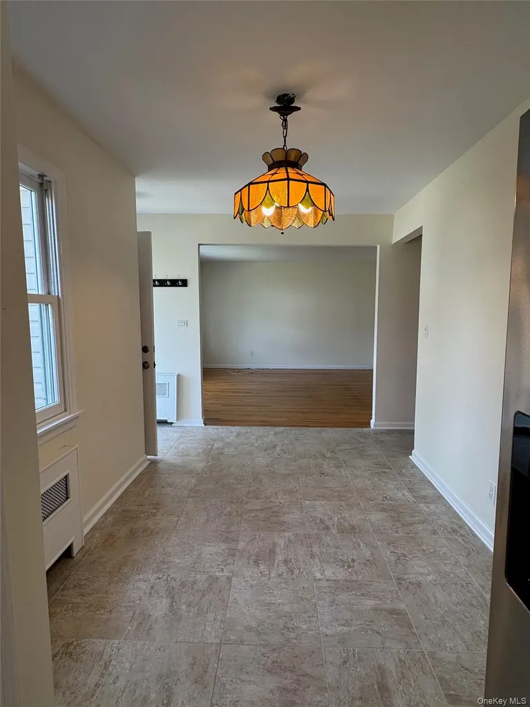 11 Linden Court Hicksville NY 11801