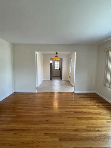 11 Linden Court Hicksville NY 11801