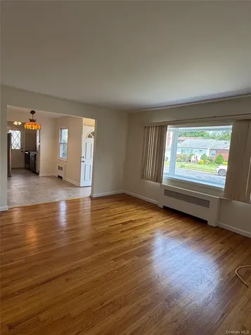 11 Linden Court Hicksville NY 11801