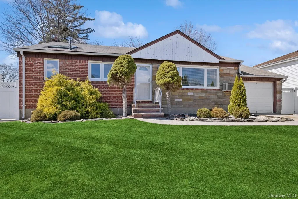 31 Evelyn Lane Syosset NY 11791