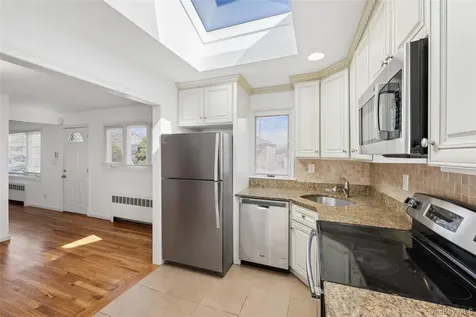 31 Evelyn Lane Syosset NY 11791