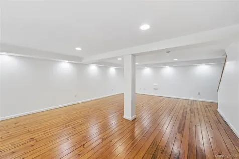 31 Evelyn Lane Syosset NY 11791
