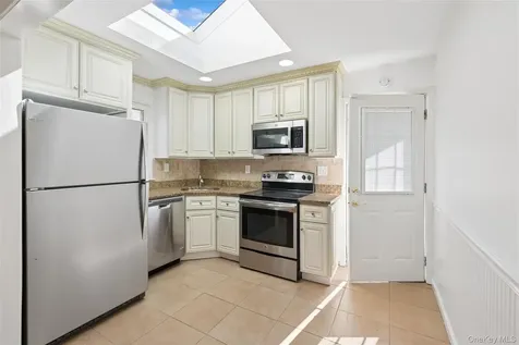 31 Evelyn Lane Syosset NY 11791