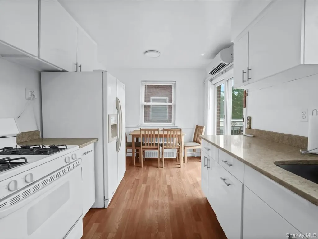15314 76th Road Flushing NY 11367