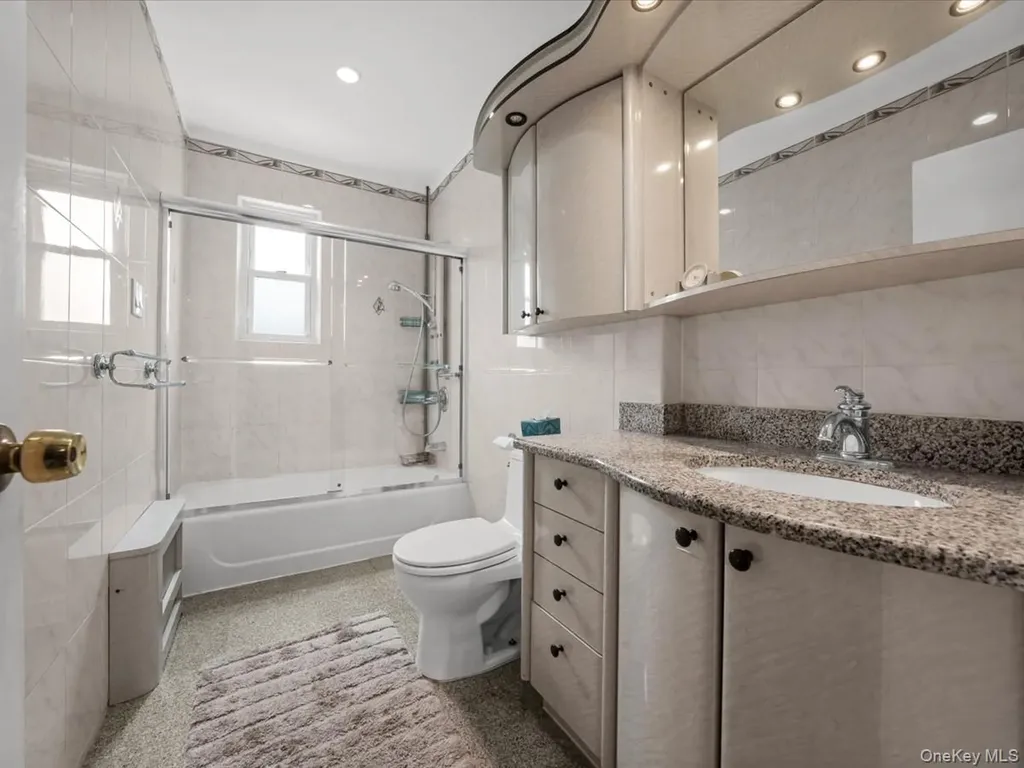 15314 76th Road Flushing NY 11367