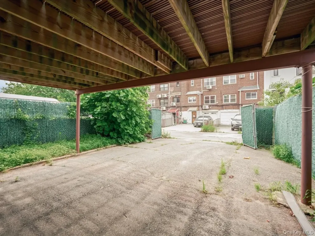 15314 76th Road Flushing NY 11367