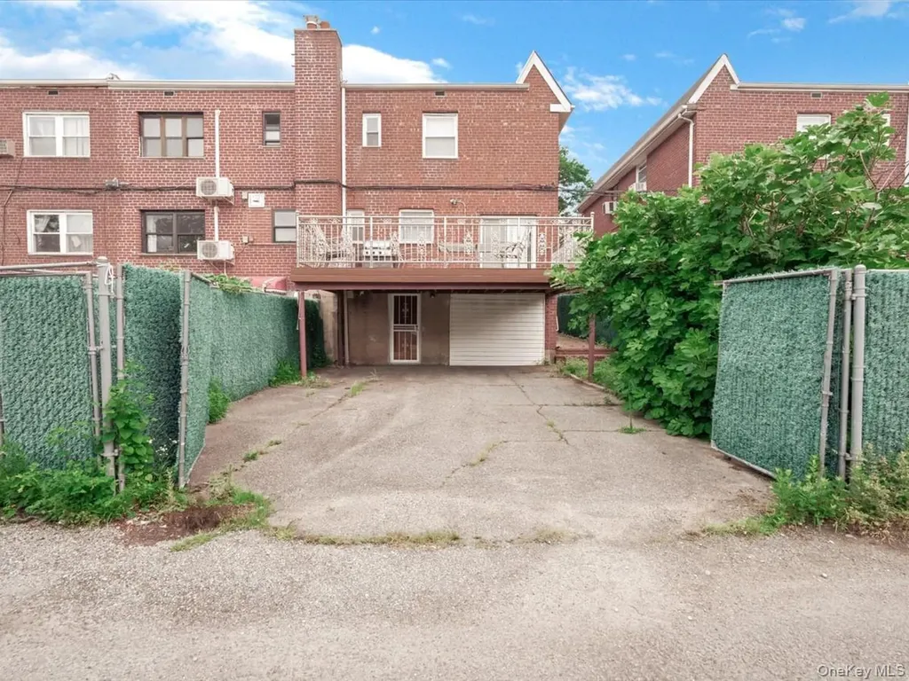15314 76th Road Flushing NY 11367