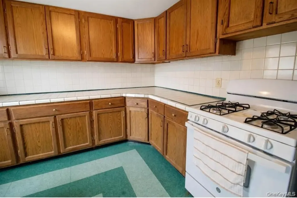 9 Benedict Lane New Windsor NY 12553