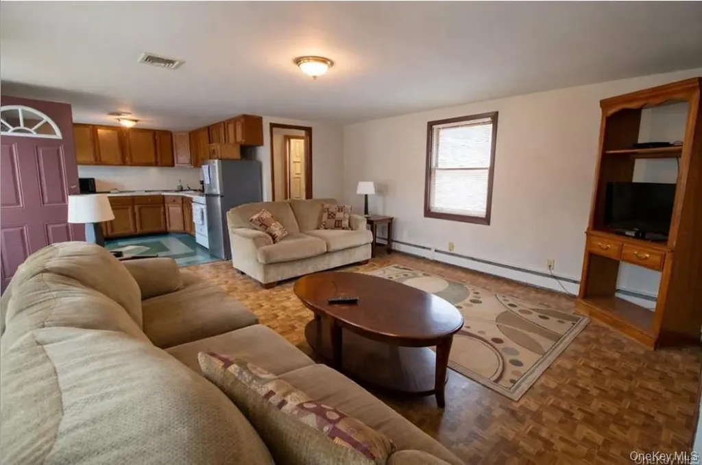 9 Benedict Lane New Windsor NY 12553
