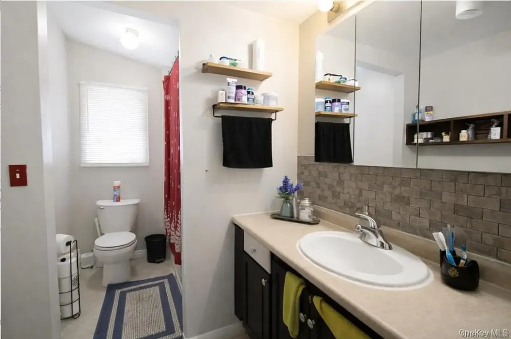 9 Benedict Lane New Windsor NY 12553