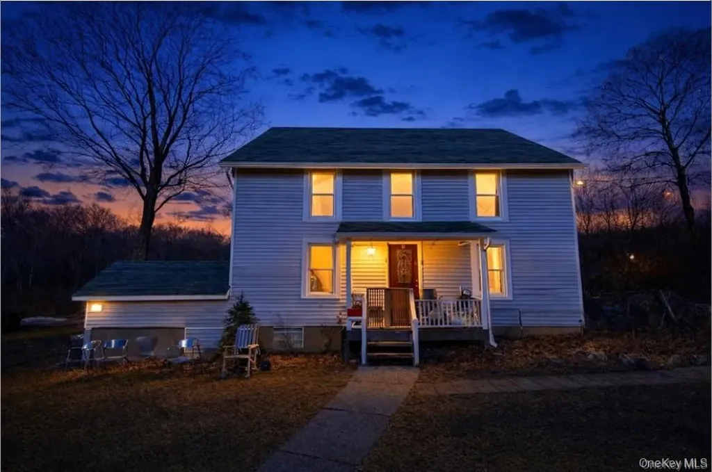 9 Benedict Lane New Windsor NY 12553