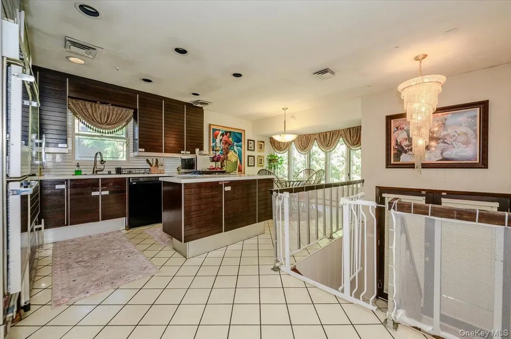561 Golf Drive Valley Stream NY 11581
