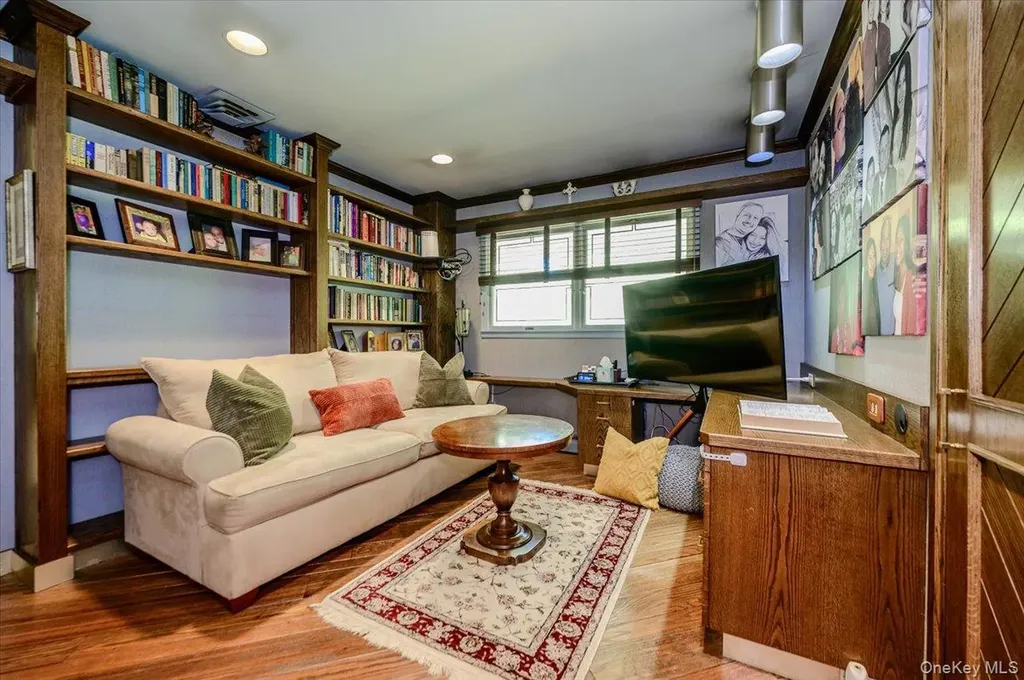 561 Golf Drive Valley Stream NY 11581