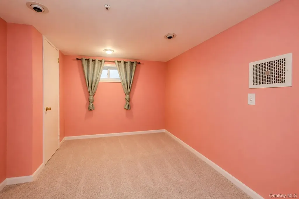 561 Golf Drive Valley Stream NY 11581
