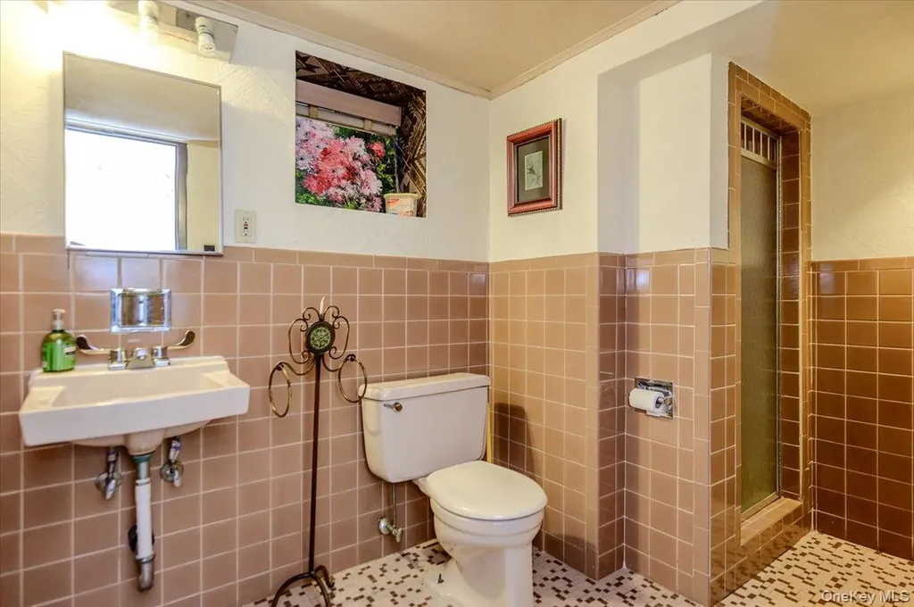 561 Golf Drive Valley Stream NY 11581