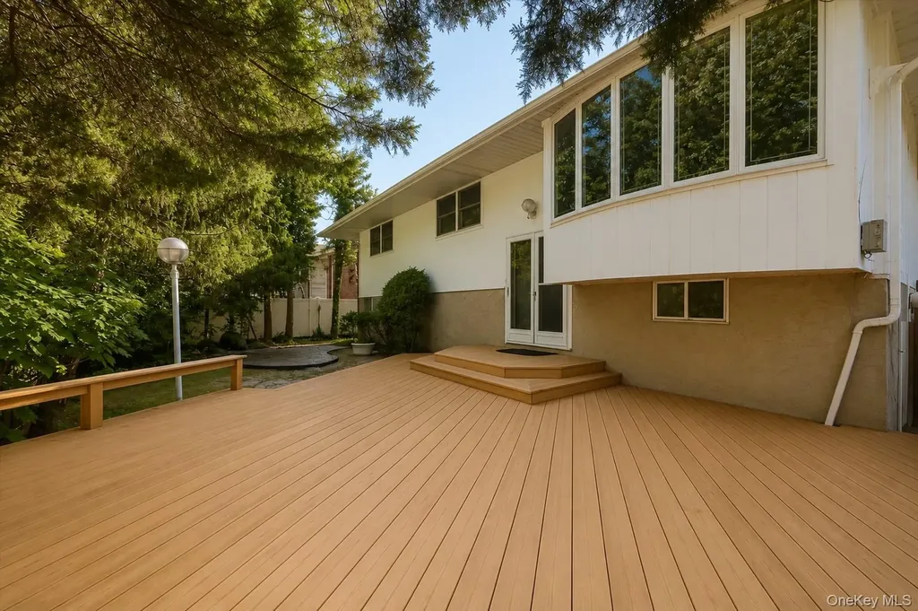 561 Golf Drive Valley Stream NY 11581