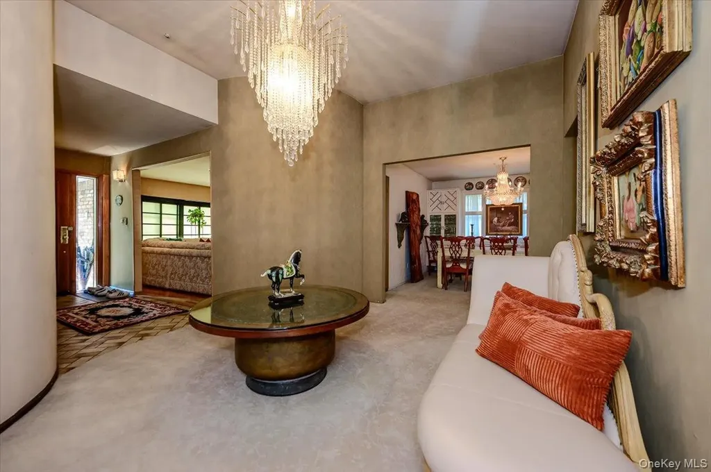 561 Golf Drive Valley Stream NY 11581