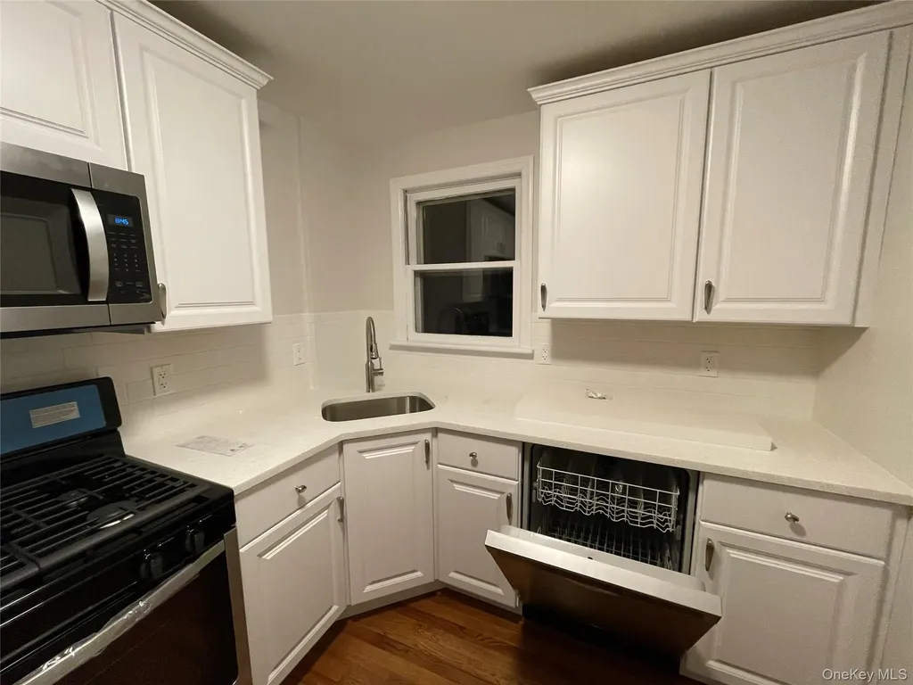 27 Neperan Road Tarrytown NY 10591