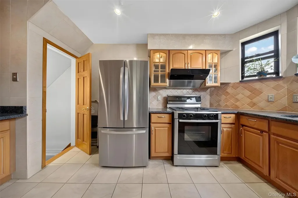 198-23 29th Avenue Flushing NY 11358