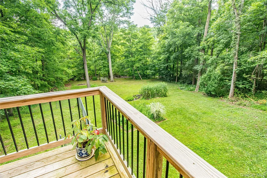 179 Hibernia Road Salt Point NY 12578