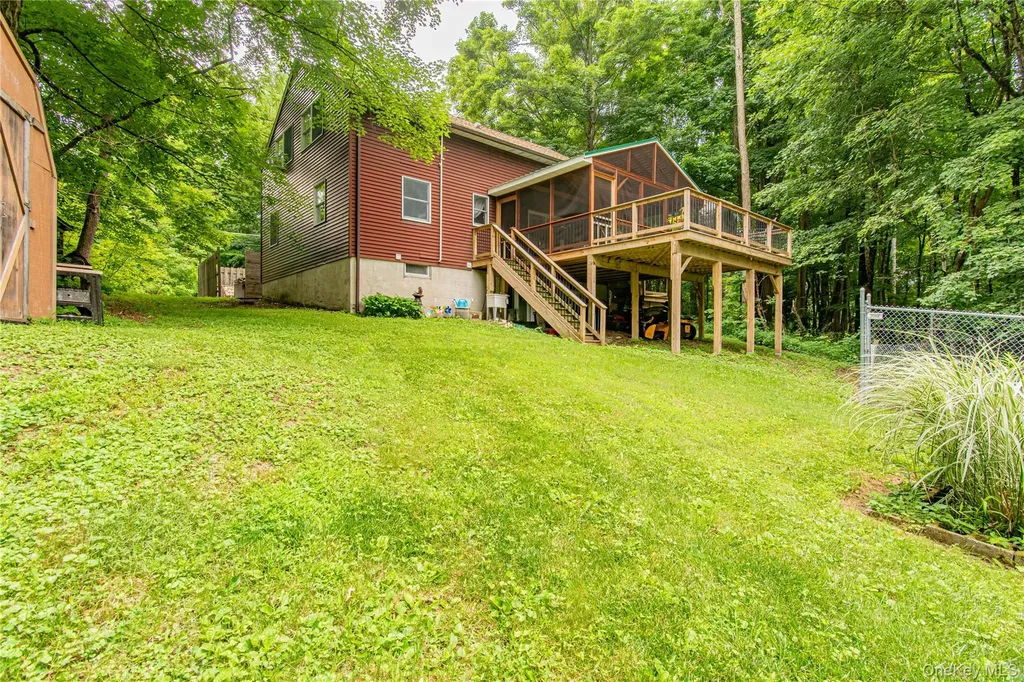 179 Hibernia Road Salt Point NY 12578