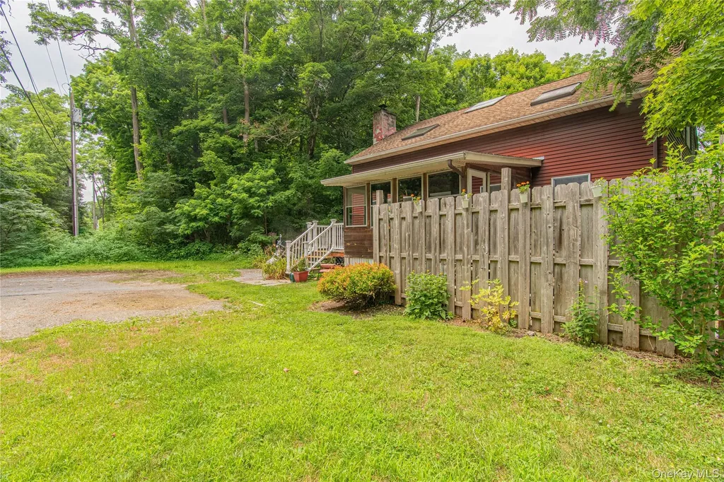 179 Hibernia Road Salt Point NY 12578