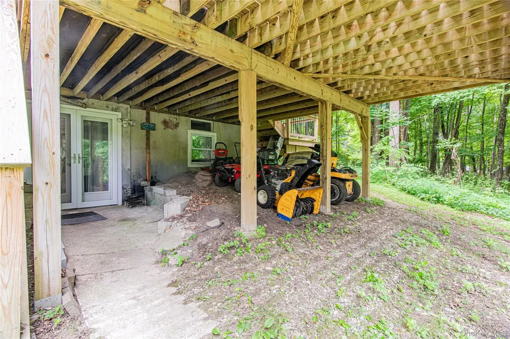 179 Hibernia Road Salt Point NY 12578