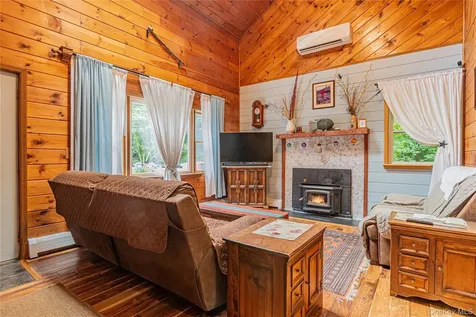 179 Hibernia Road Salt Point NY 12578