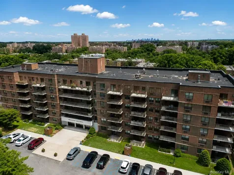 1376 Midland Avenue Bronxville NY 10708