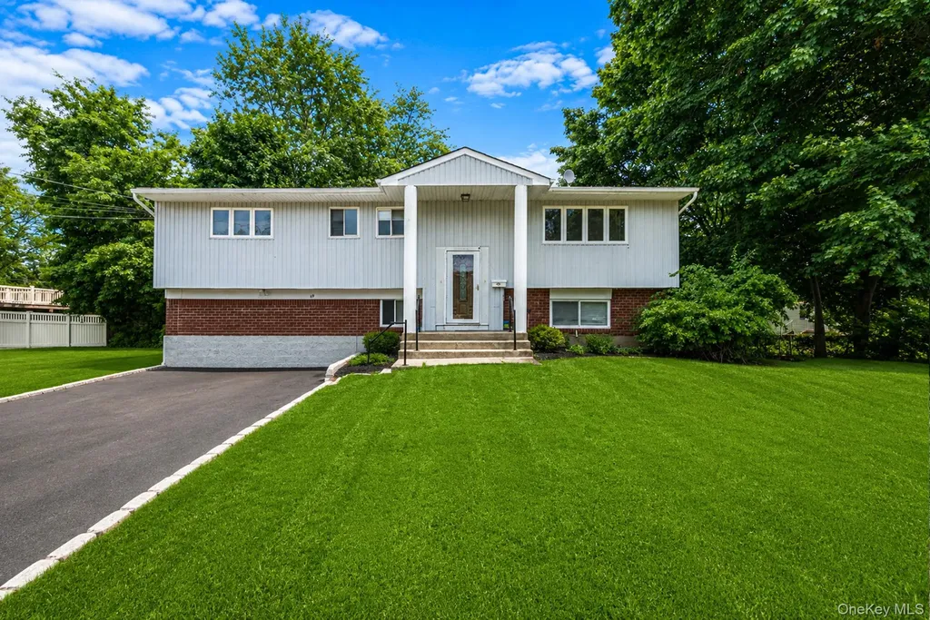 49 Eastern Avenue Deer Park NY 11729