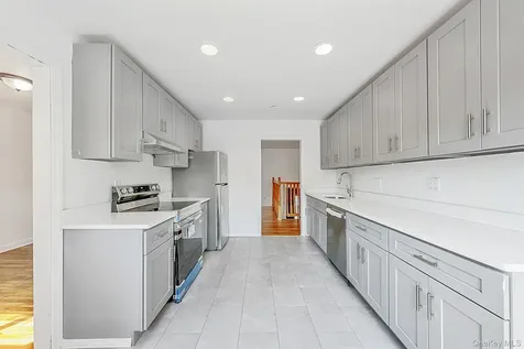 49 Eastern Avenue Deer Park NY 11729