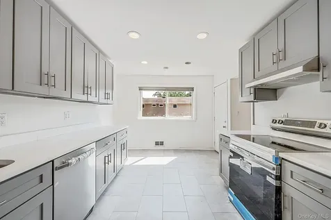 49 Eastern Avenue Deer Park NY 11729