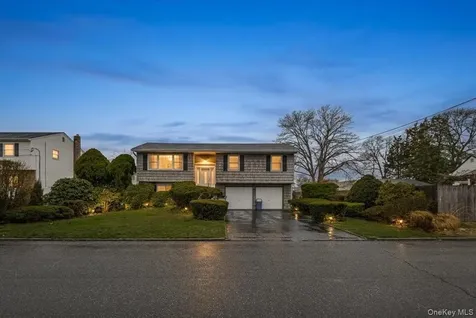 286 W 13th Street Deer Park NY 11729