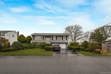 286 W 13th Street Deer Park NY 11729