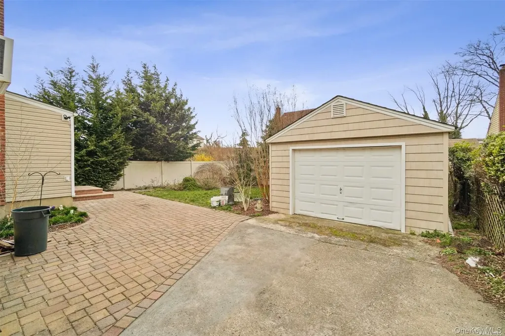 1670 Abby Road Merrick NY 11566