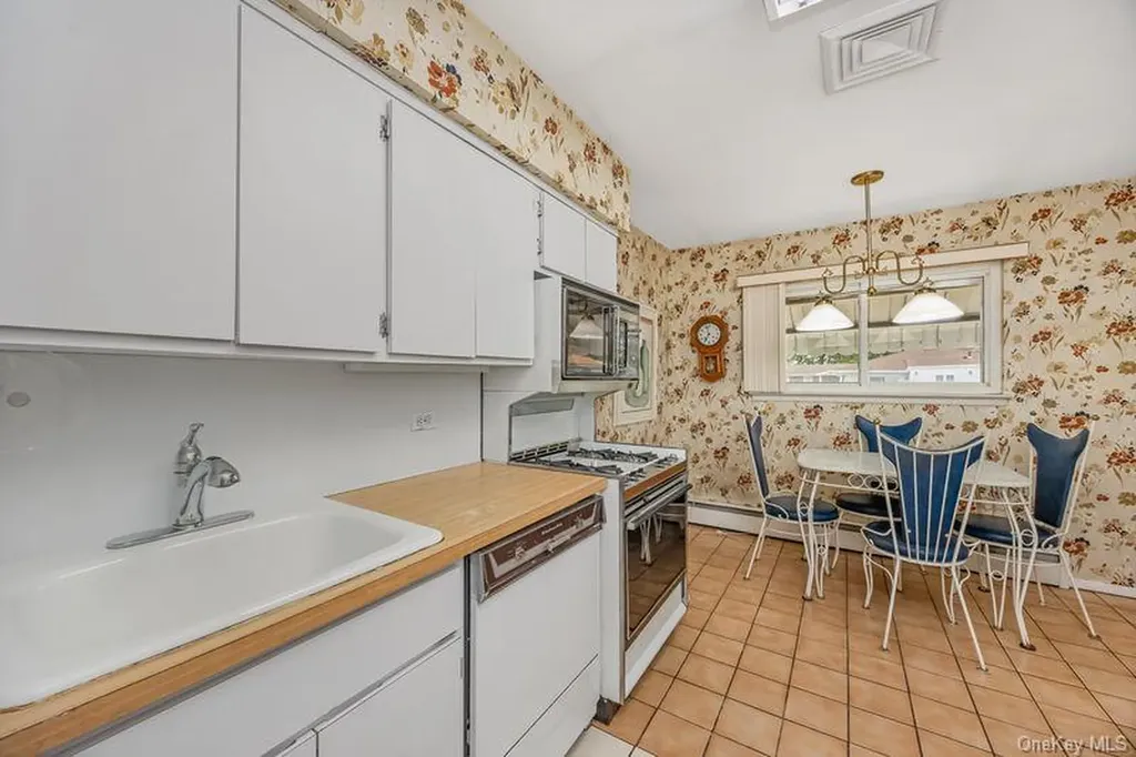 2940 Bond Drive Merrick NY 11566