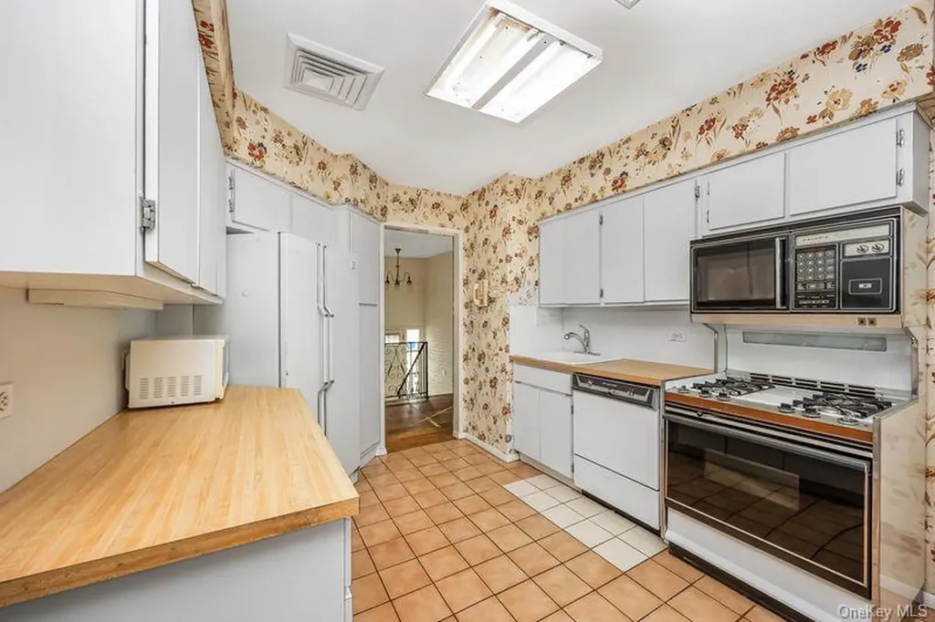 2940 Bond Drive Merrick NY 11566