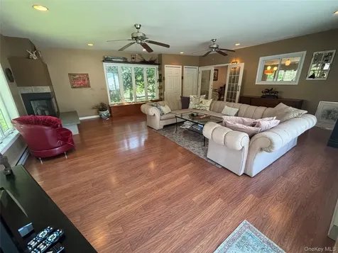 23 Hankin Loop Poughkeepsie NY 12601