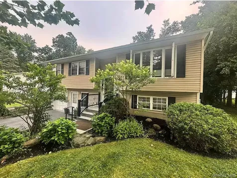 23 Hankin Loop Poughkeepsie NY 12601
