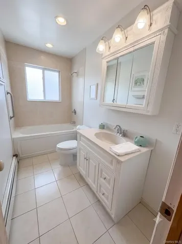 73 Cherokee Avenue West Islip NY 11795