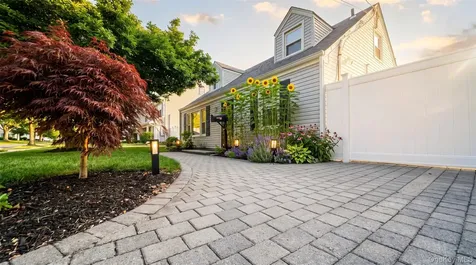 520 Riverside Avenue Massapequa NY 11758