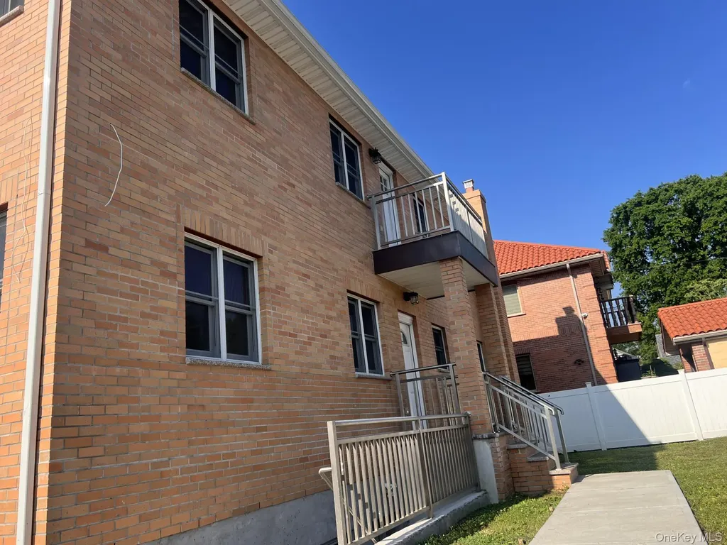 196-43 45th Road Flushing NY 11358