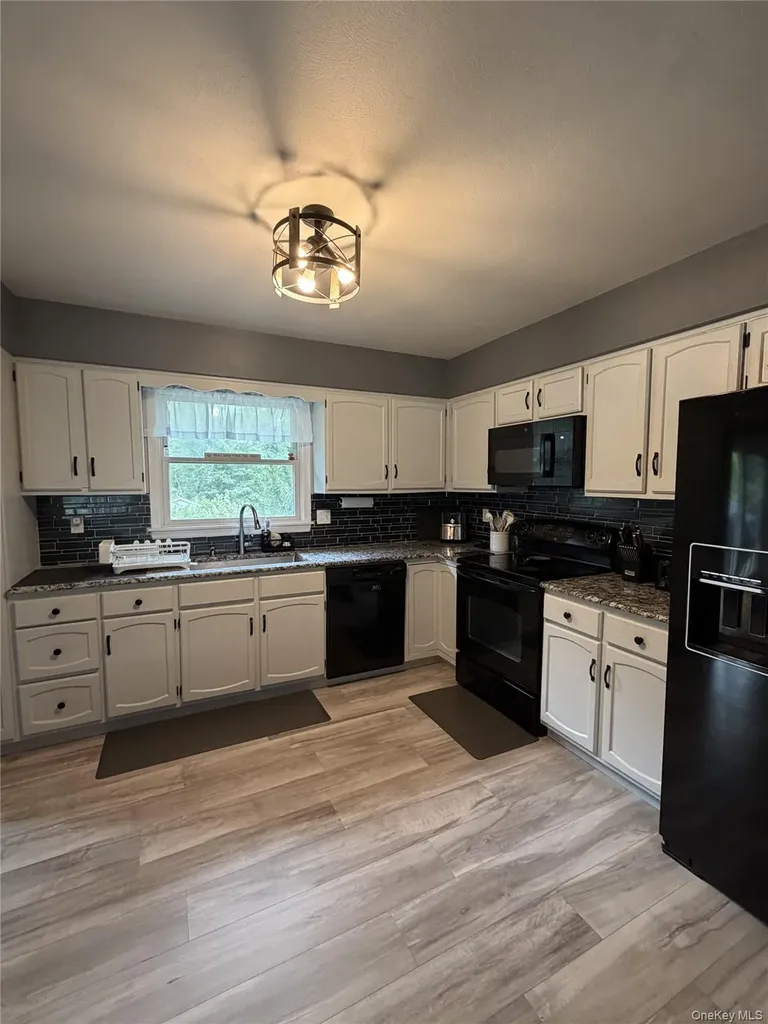 20 Lenart Place Hopewell Junction NY 12533