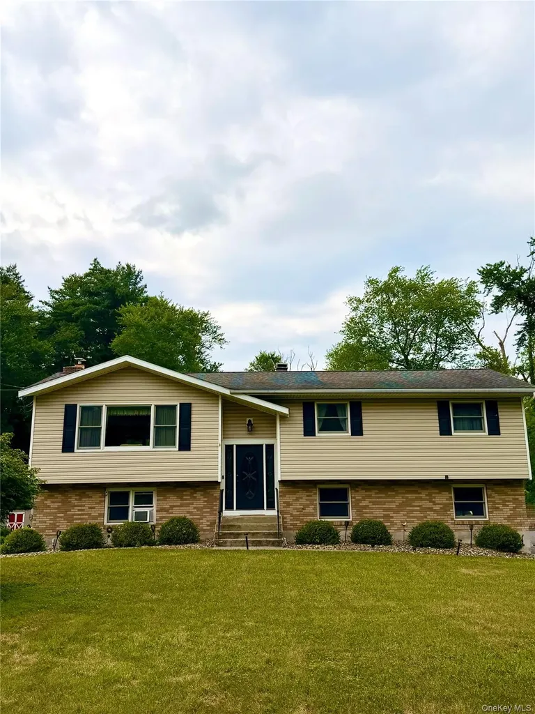 20 Lenart Place Hopewell Junction NY 12533