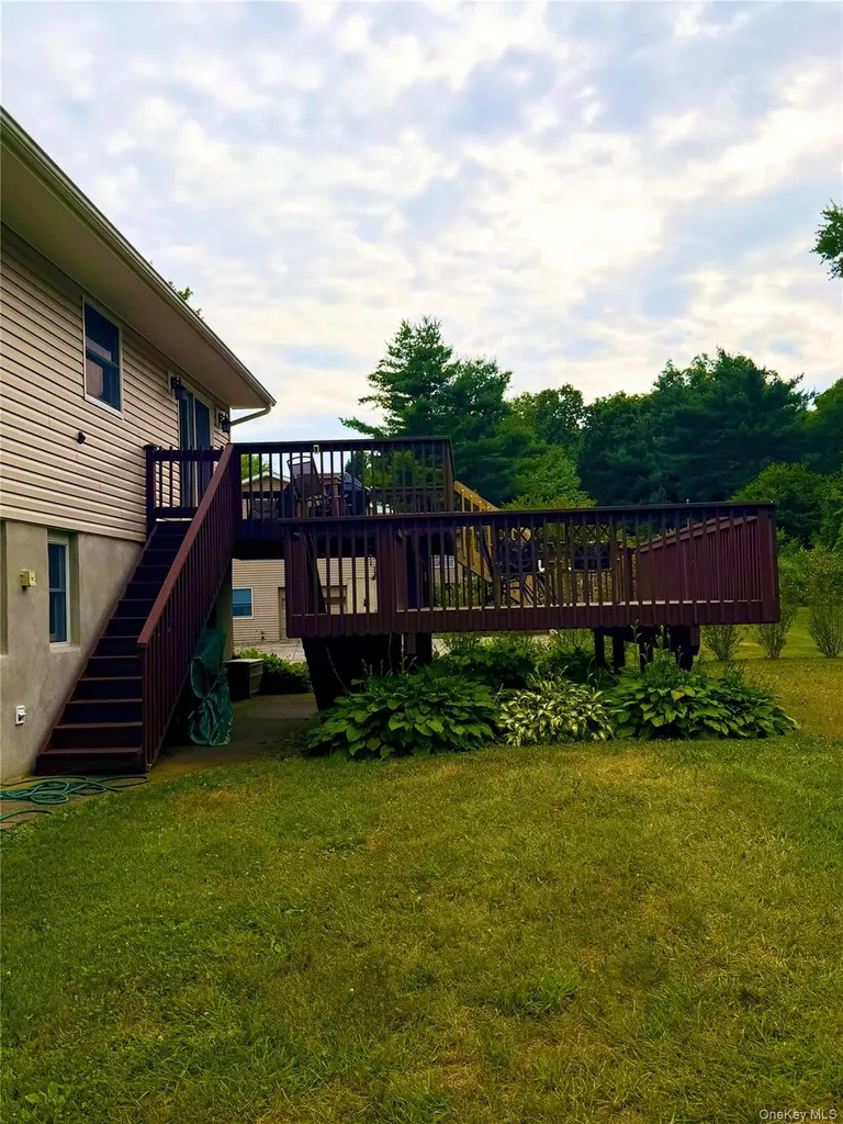 20 Lenart Place Hopewell Junction NY 12533