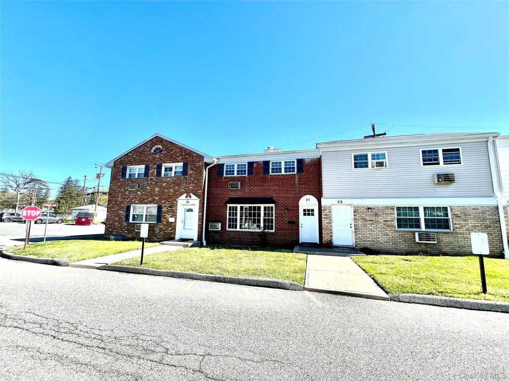 27 Lexington Lane New Windsor NY 12553