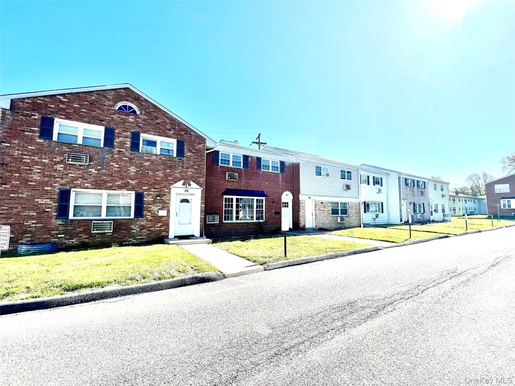 27 Lexington Lane New Windsor NY 12553