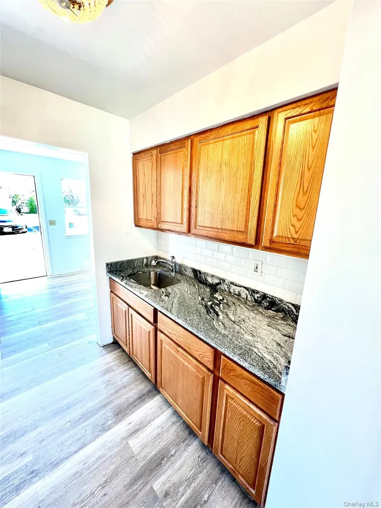 27 Lexington Lane New Windsor NY 12553