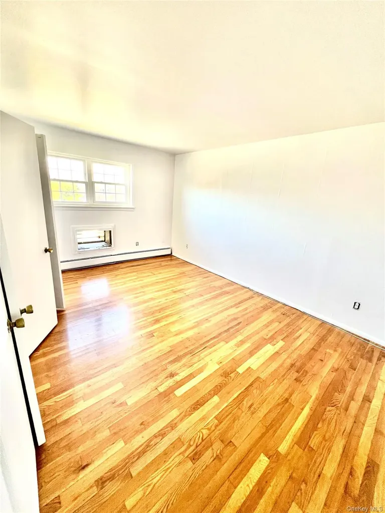 27 Lexington Lane New Windsor NY 12553