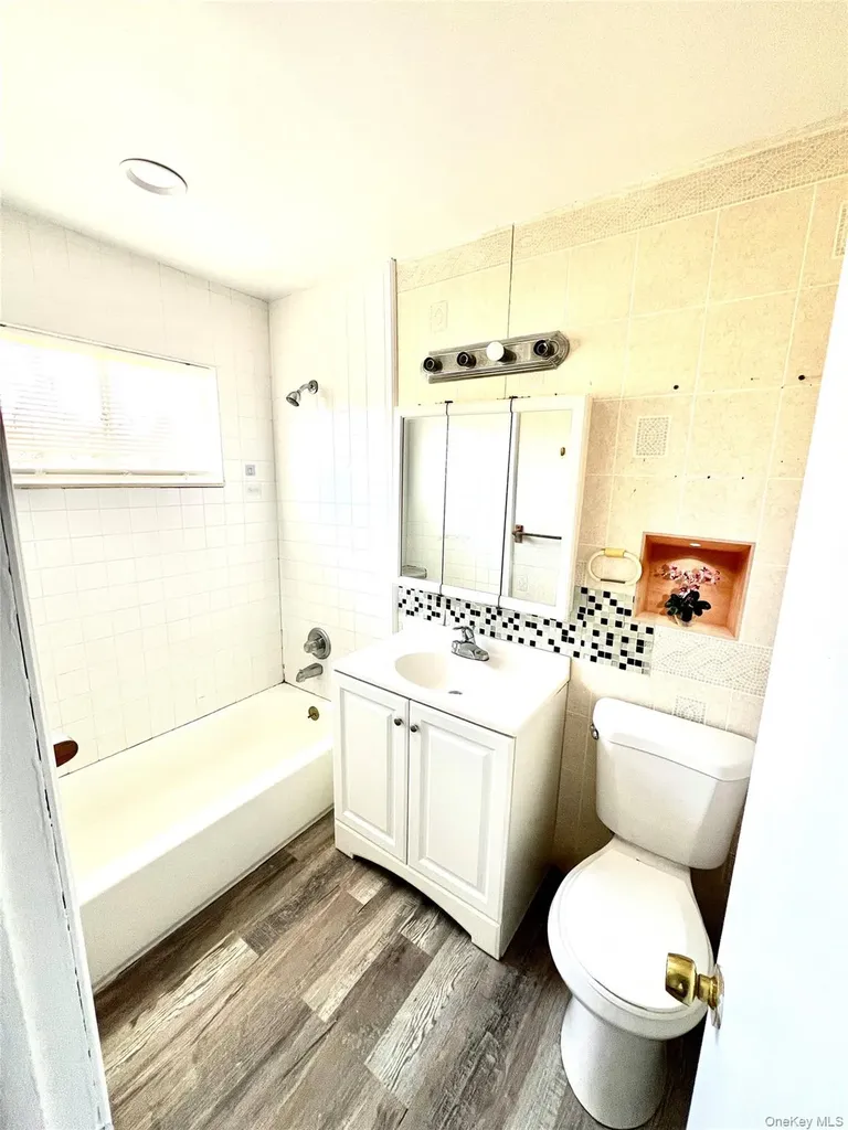 27 Lexington Lane New Windsor NY 12553